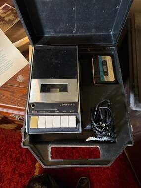 Vintage Concord F-105 Portable Cassette Tape Recorder with Hard Carrying Case